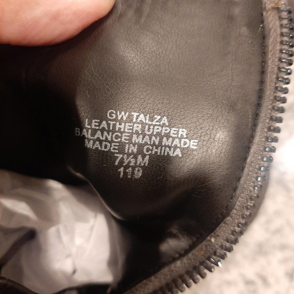 GUESS "TALZA" Pewter Metallic Leather Booties SIZE 7.5M - Picture 8 of 12